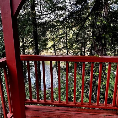 Waterfront Timber Frame Cottage! Уклуелет Екстериор снимка