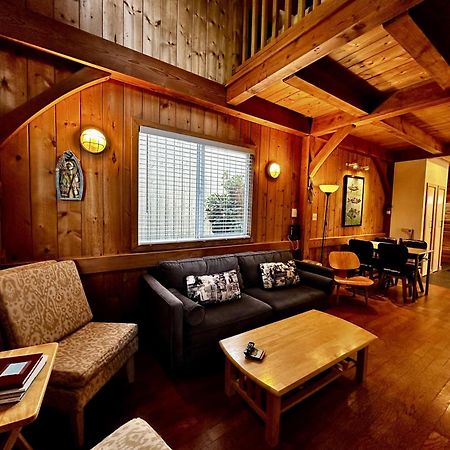 Waterfront Timber Frame Cottage! Уклуелет Екстериор снимка
