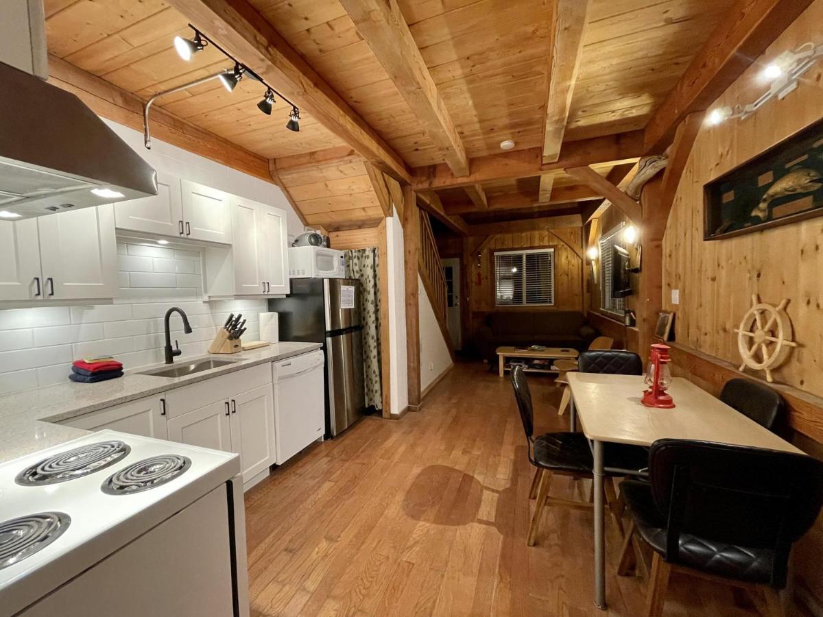 Waterfront Timber Frame Cottage! Уклуелет Екстериор снимка