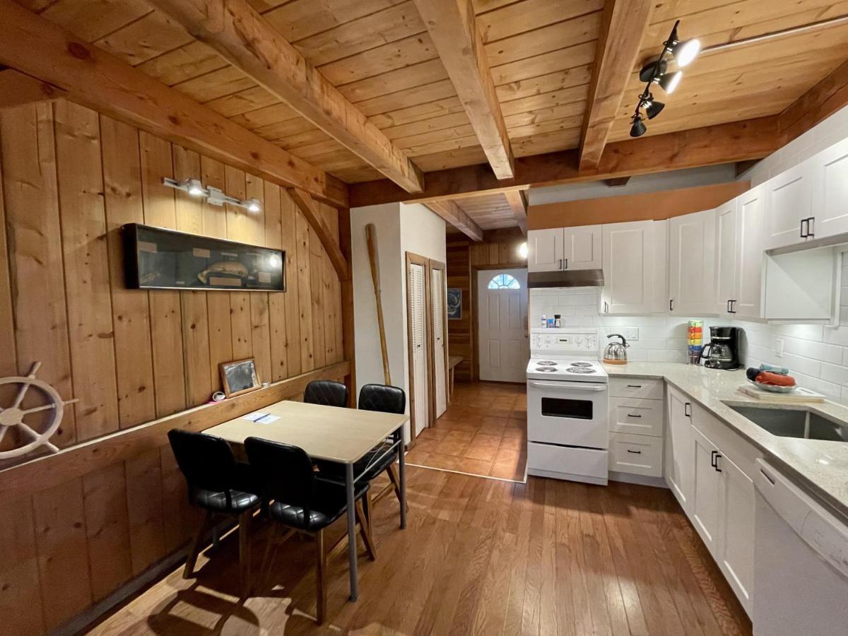 Waterfront Timber Frame Cottage! Уклуелет Екстериор снимка