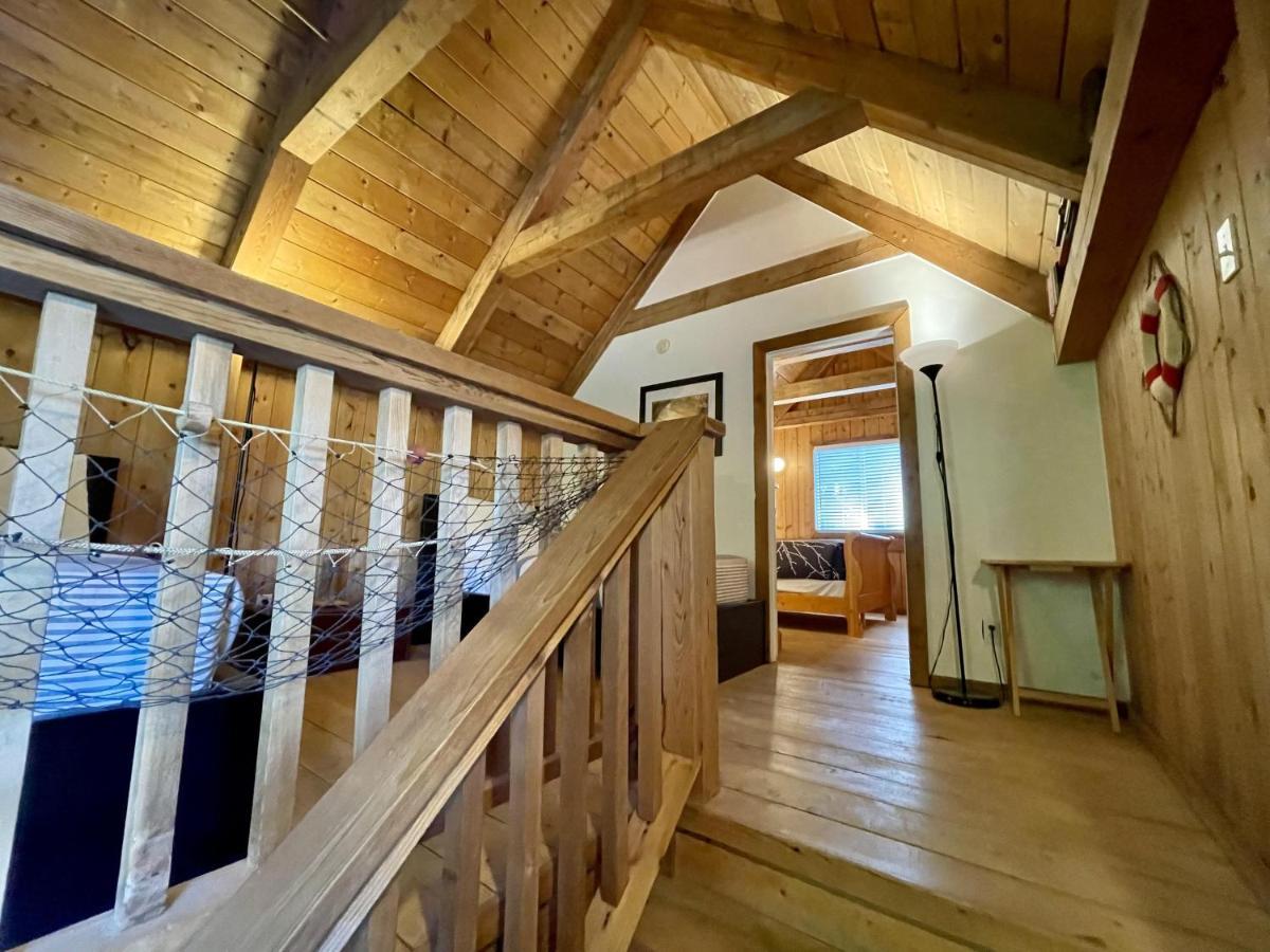 Waterfront Timber Frame Cottage! Уклуелет Екстериор снимка
