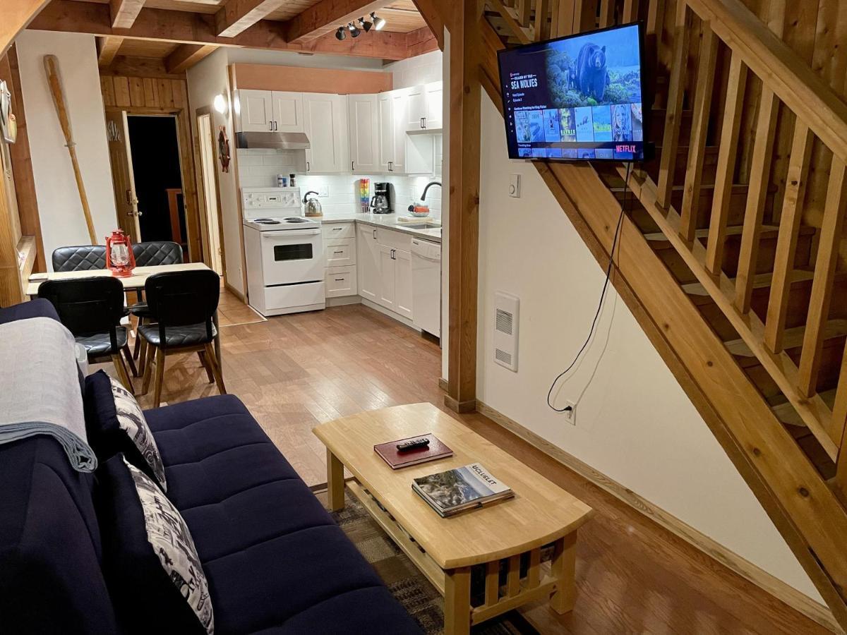 Waterfront Timber Frame Cottage! Уклуелет Екстериор снимка