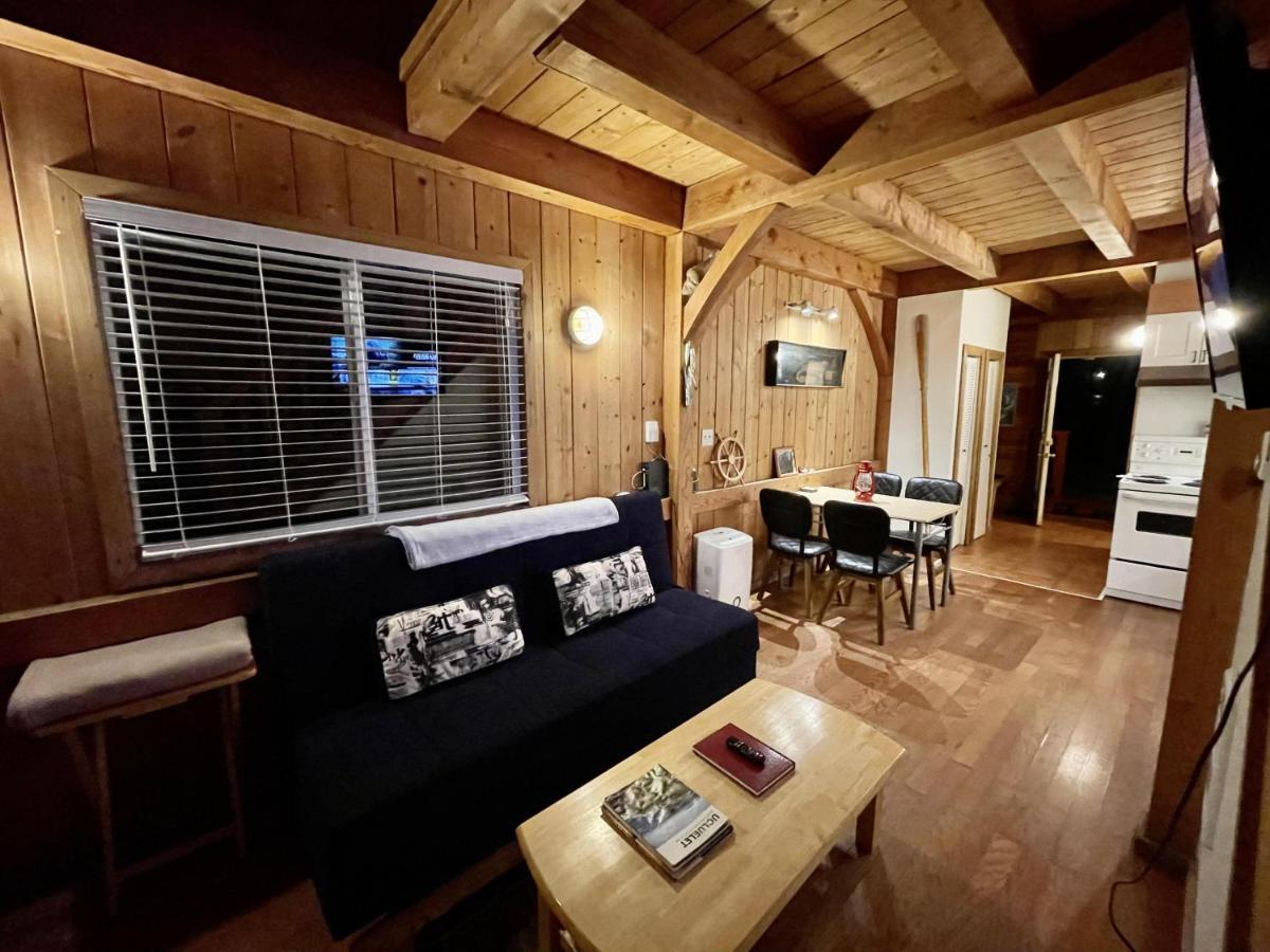 Waterfront Timber Frame Cottage! Уклуелет Екстериор снимка