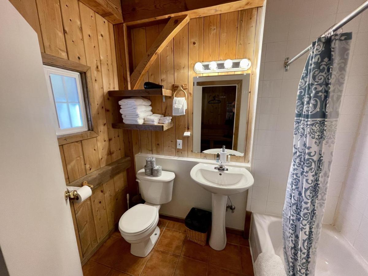Waterfront Timber Frame Cottage! Уклуелет Екстериор снимка