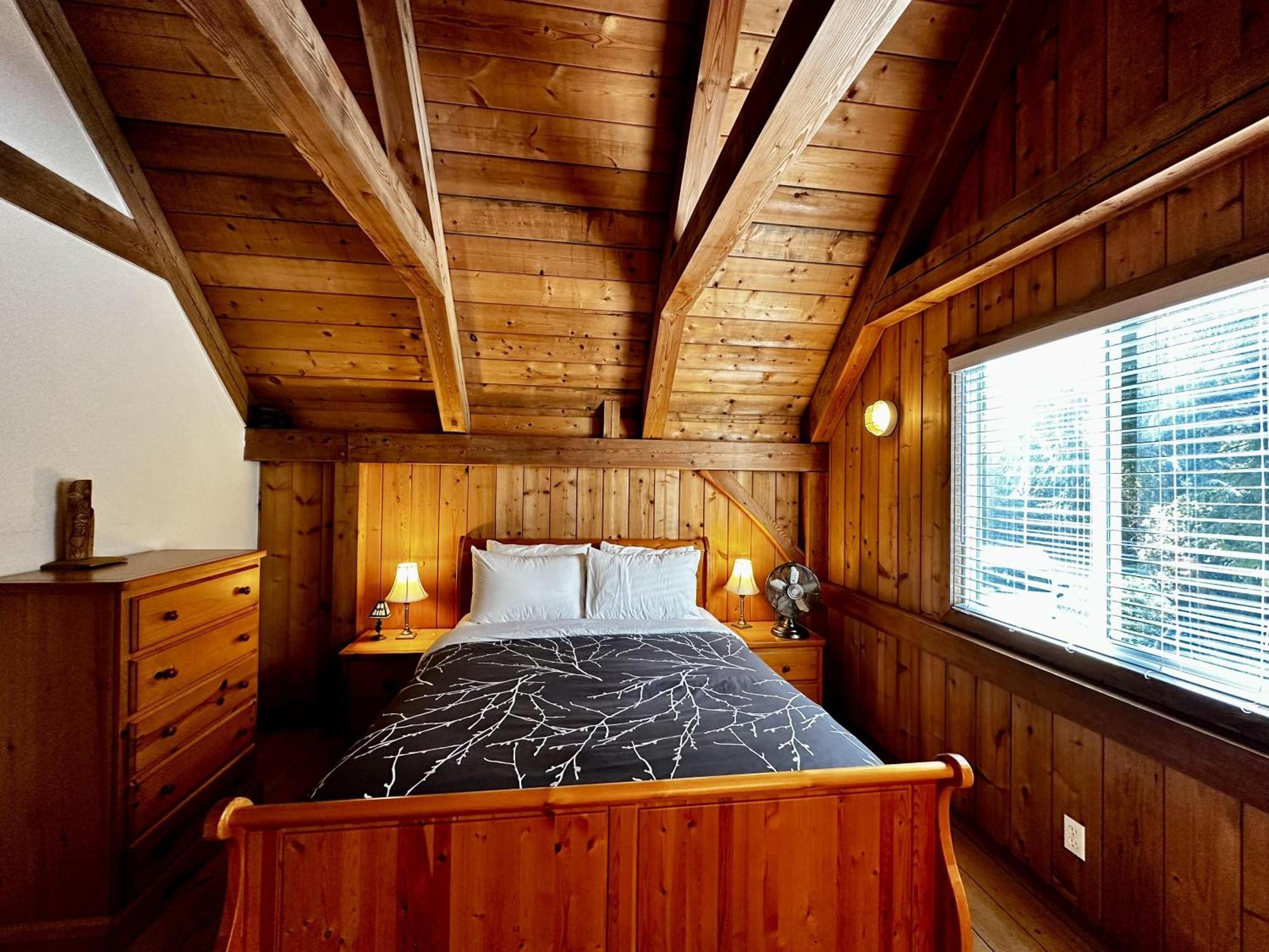 Waterfront Timber Frame Cottage! Уклуелет Екстериор снимка