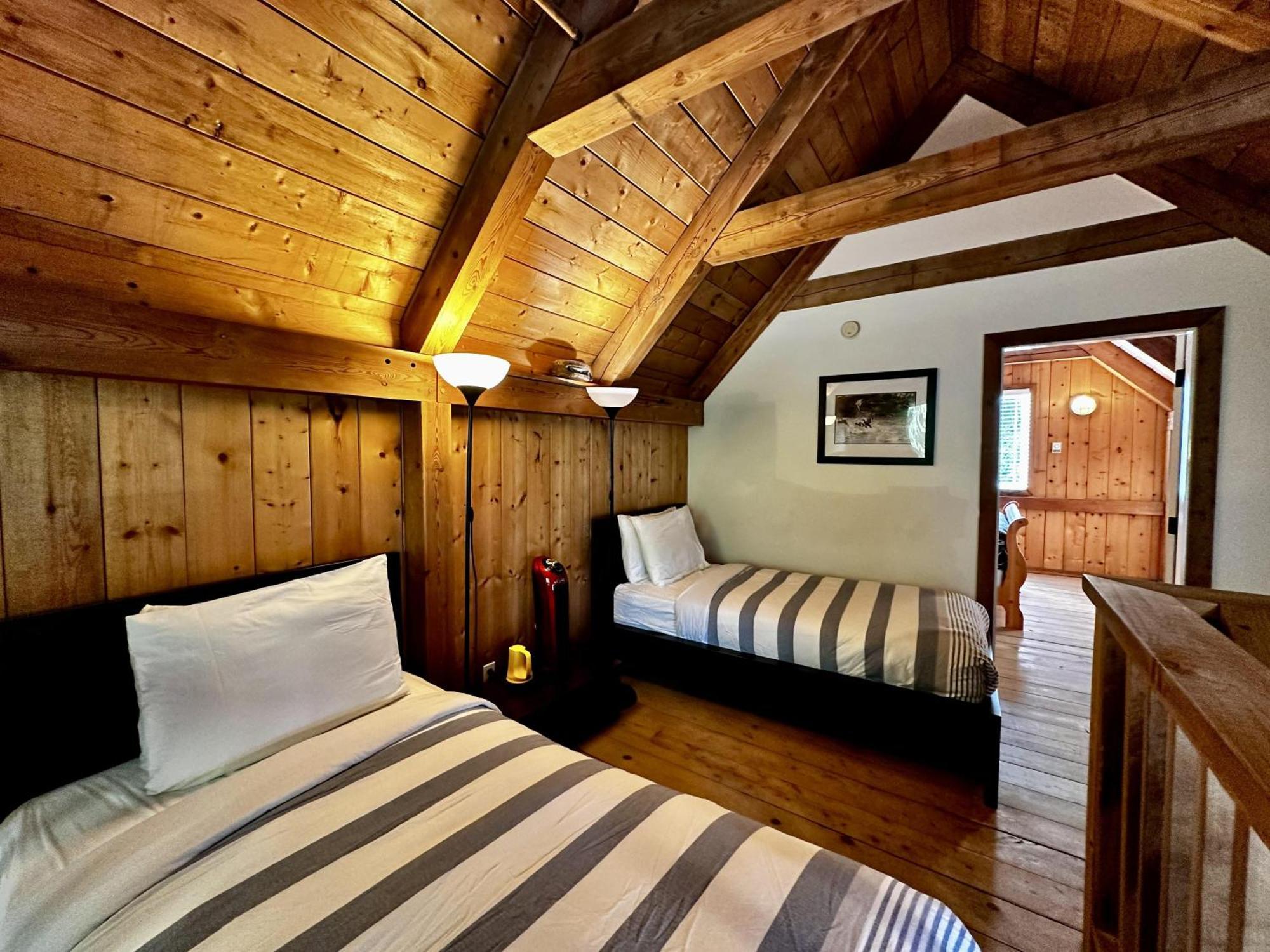 Waterfront Timber Frame Cottage! Уклуелет Екстериор снимка
