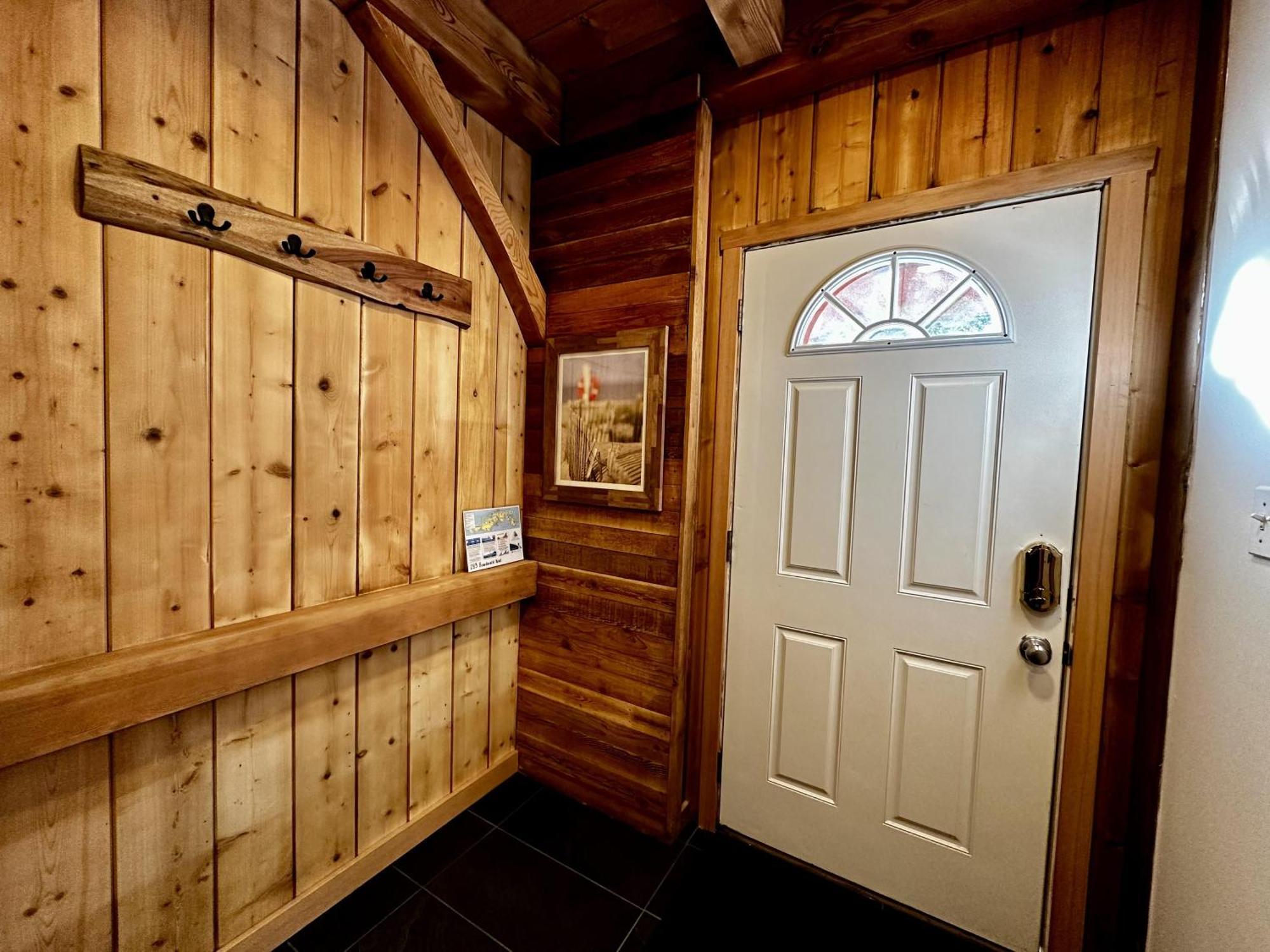 Waterfront Timber Frame Cottage! Уклуелет Екстериор снимка