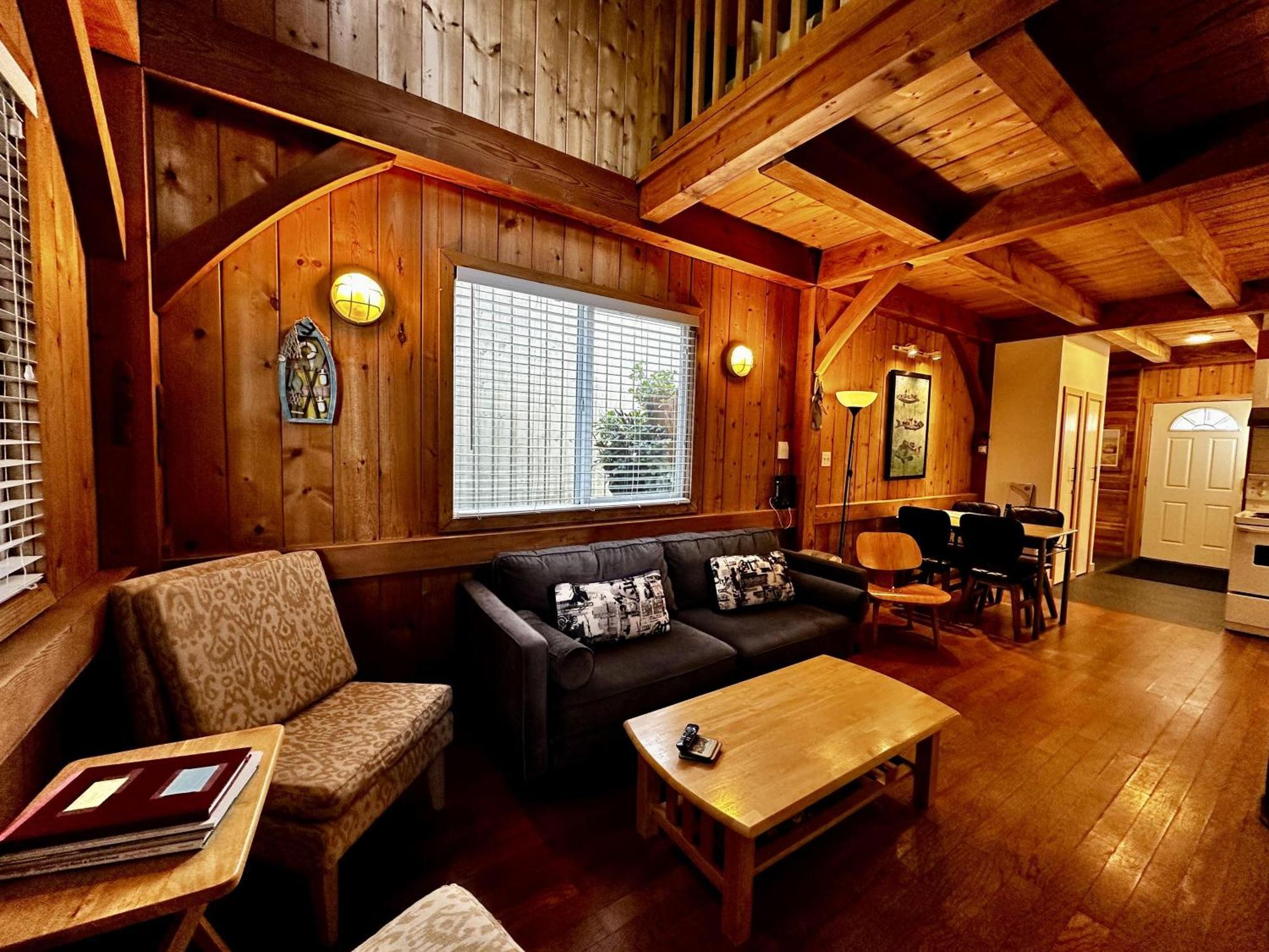 Waterfront Timber Frame Cottage! Уклуелет Екстериор снимка